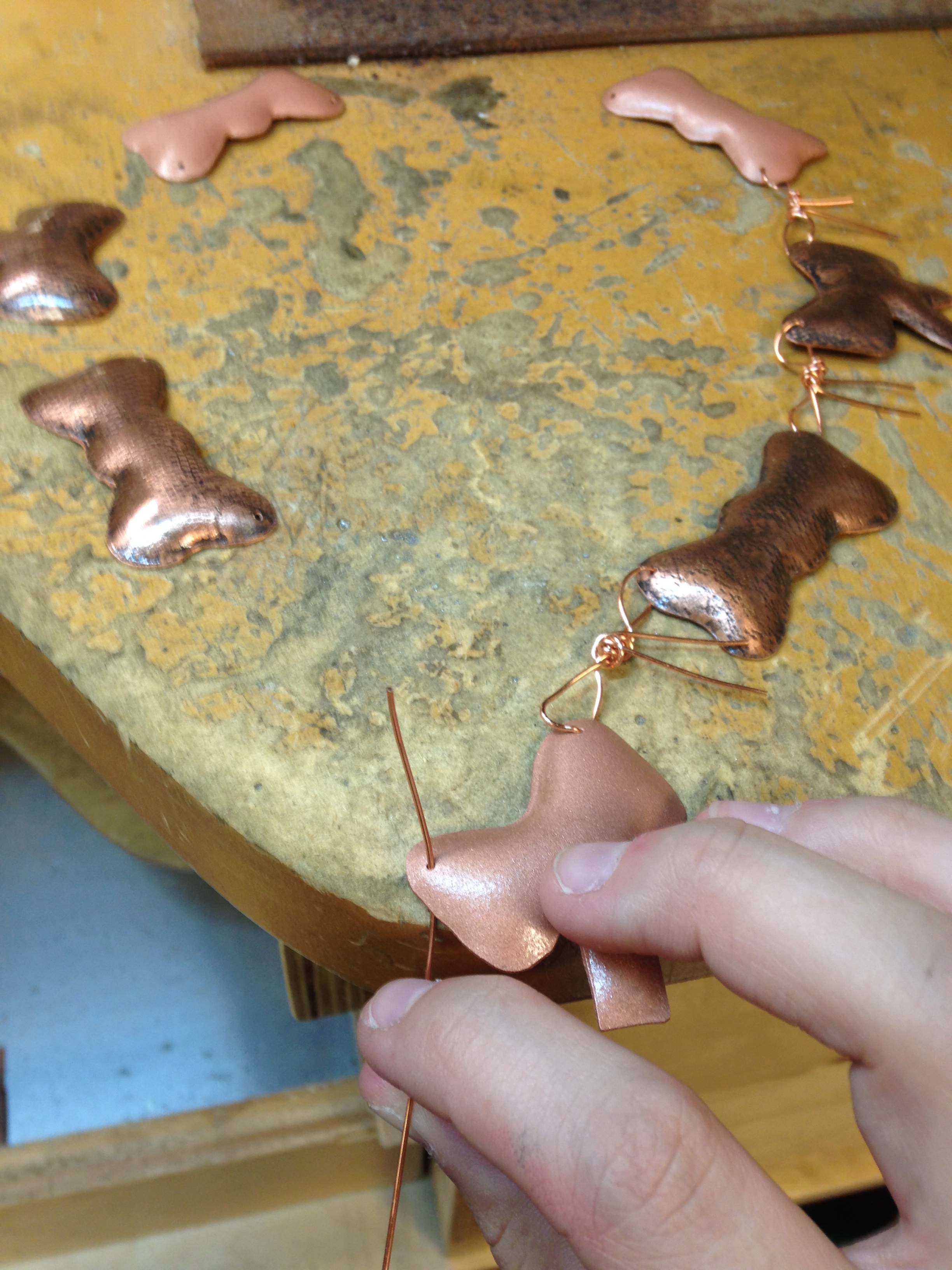 wire bows atatching metal bows