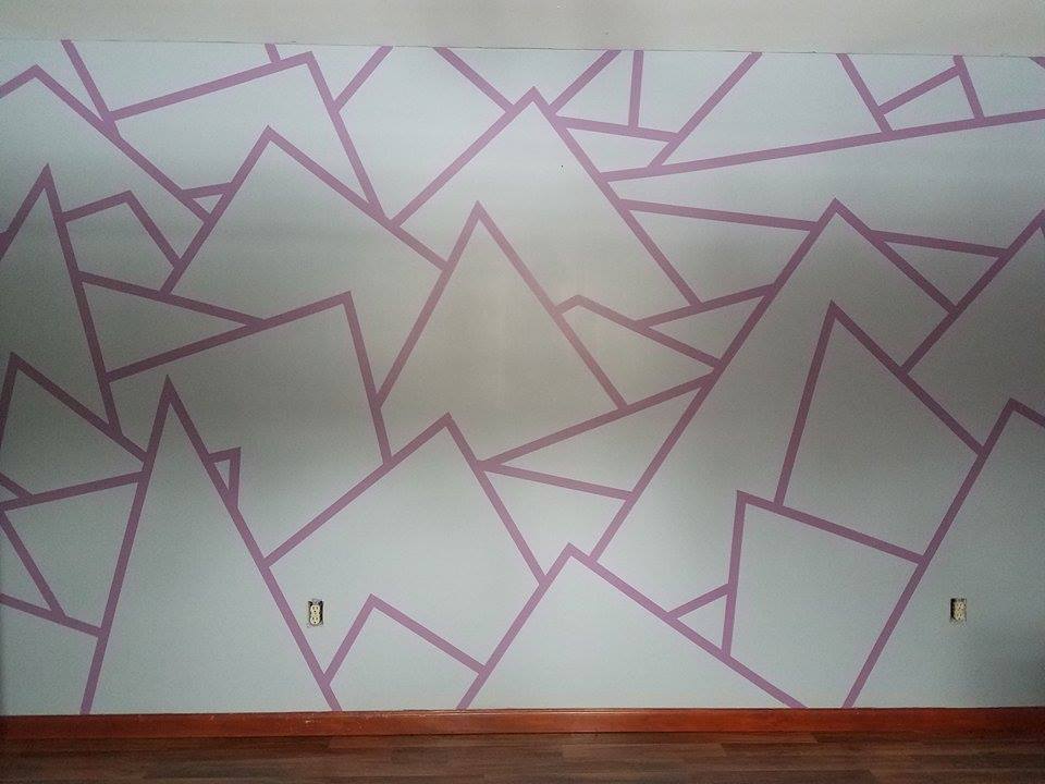wall with geometric design