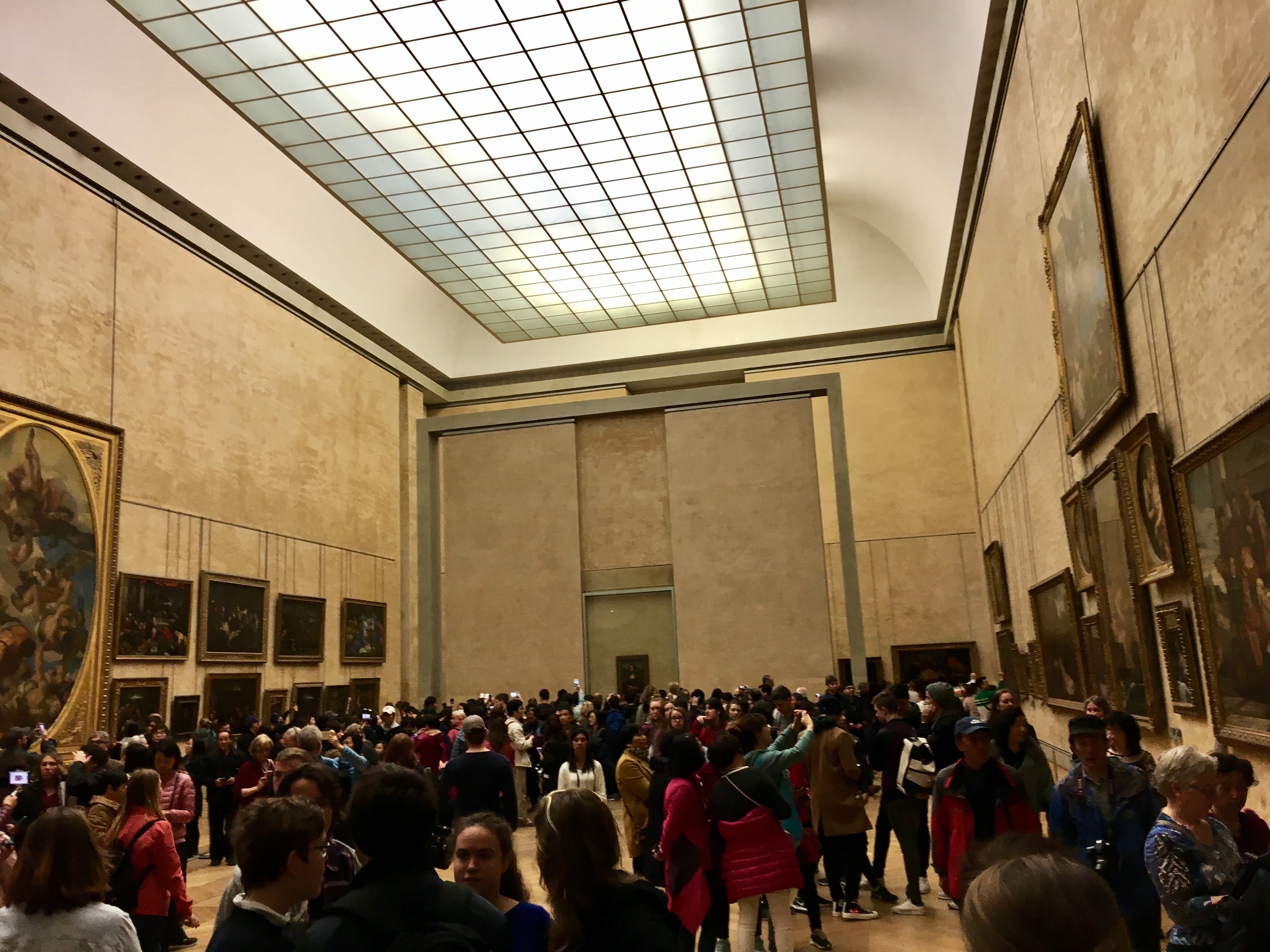 Crowd to see Mona Lisa