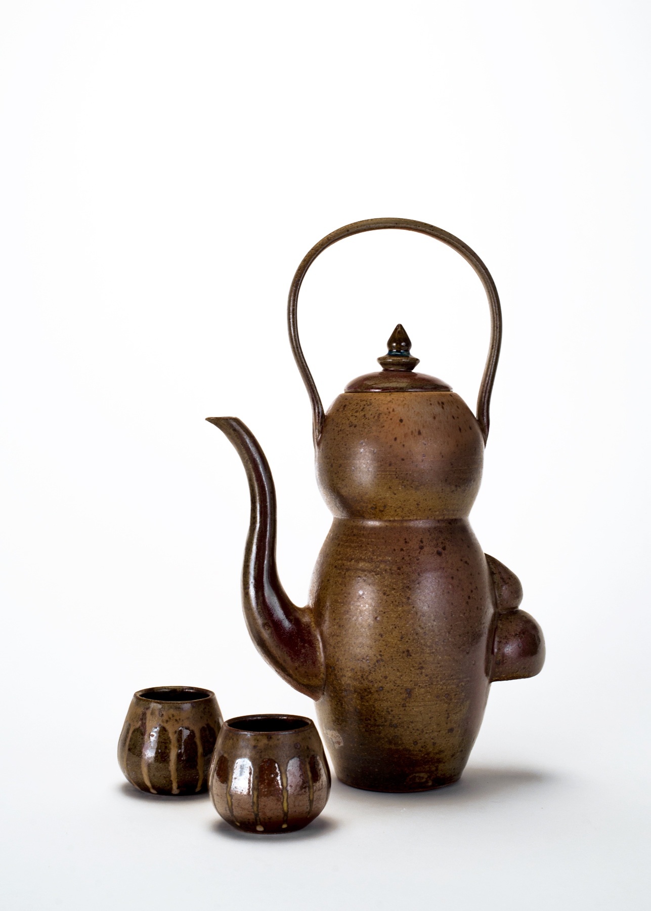 Teapot and cups