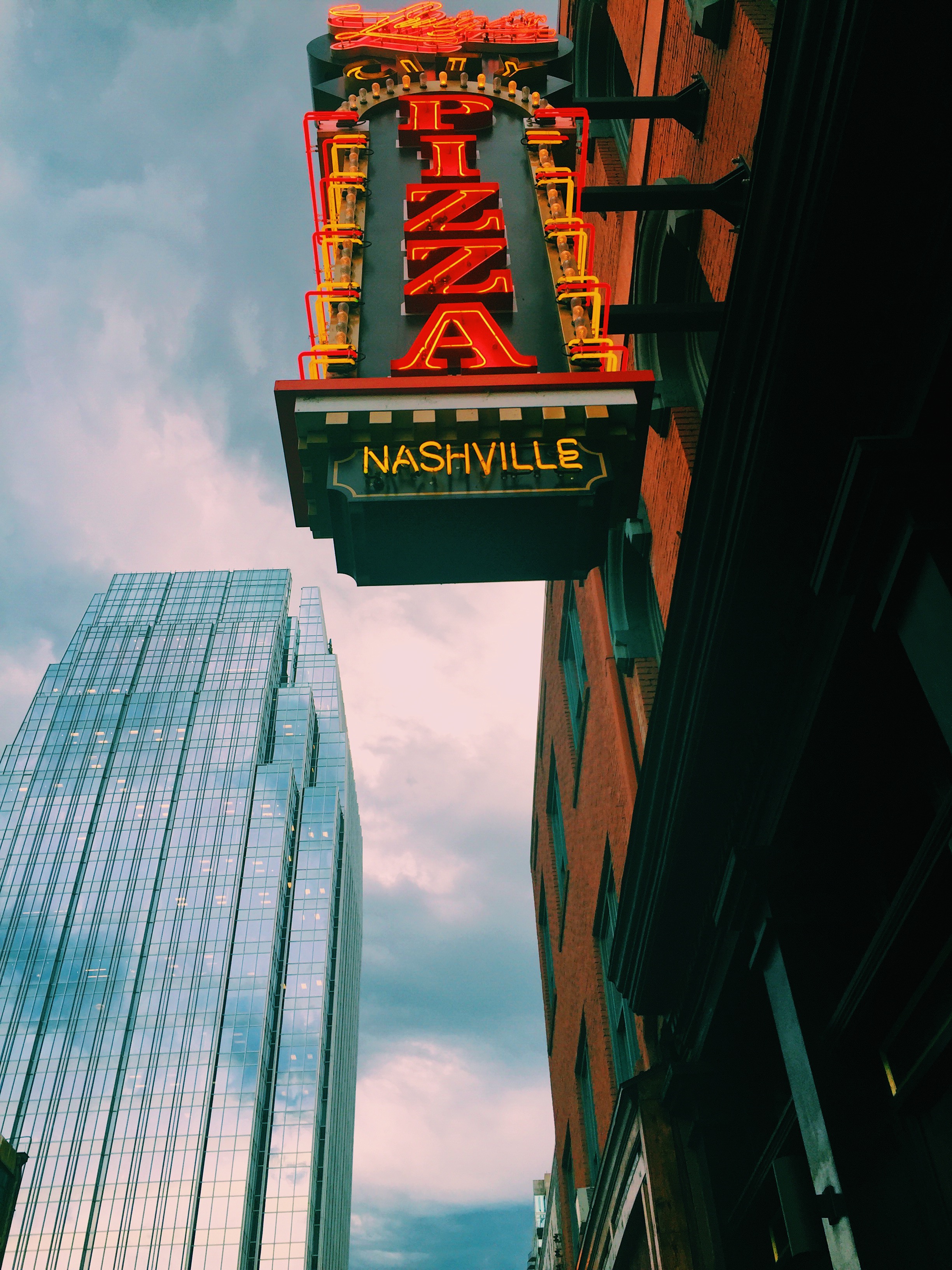 Nashville pizza sign
