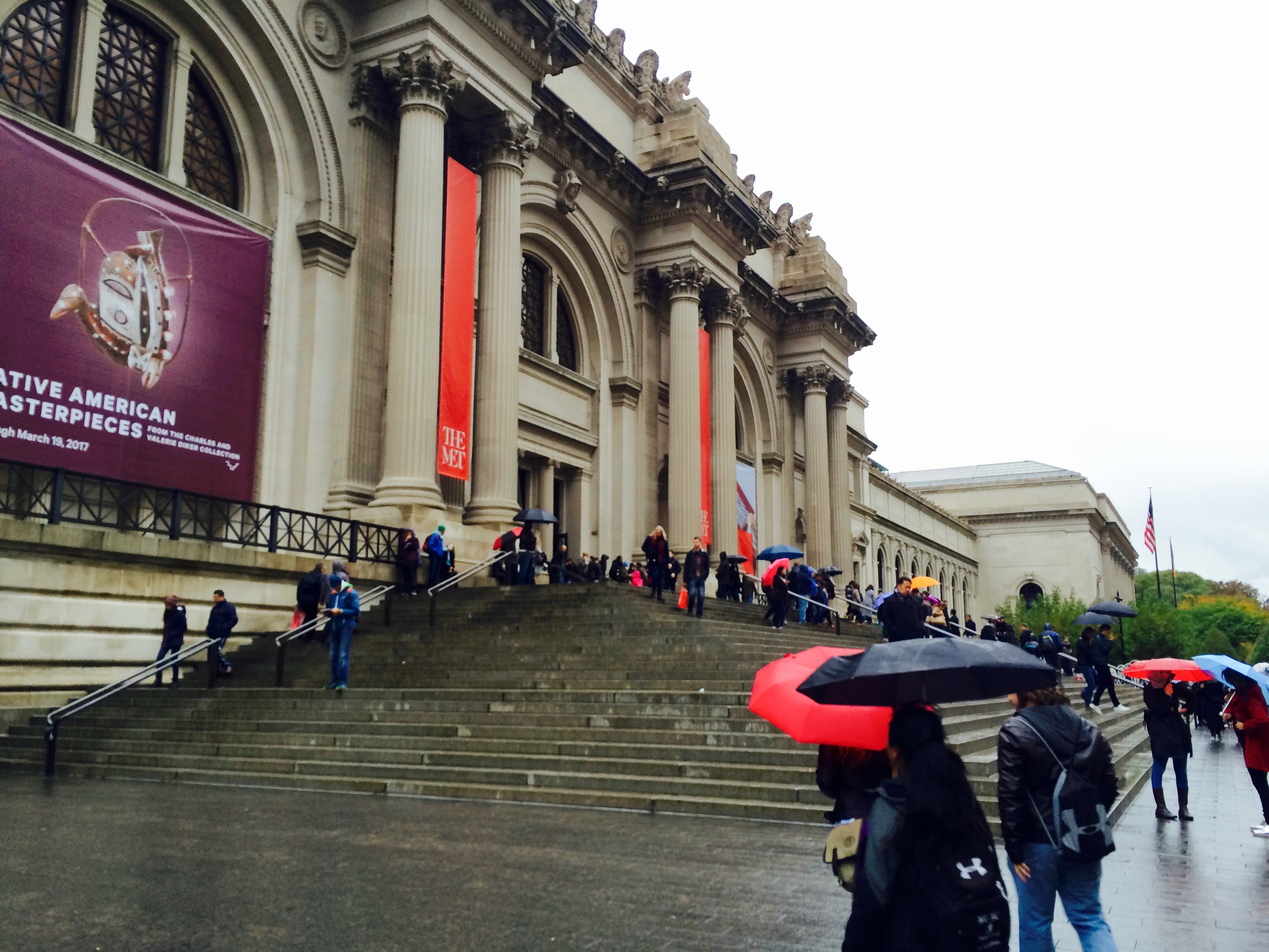 exterior picture of the Met Museum