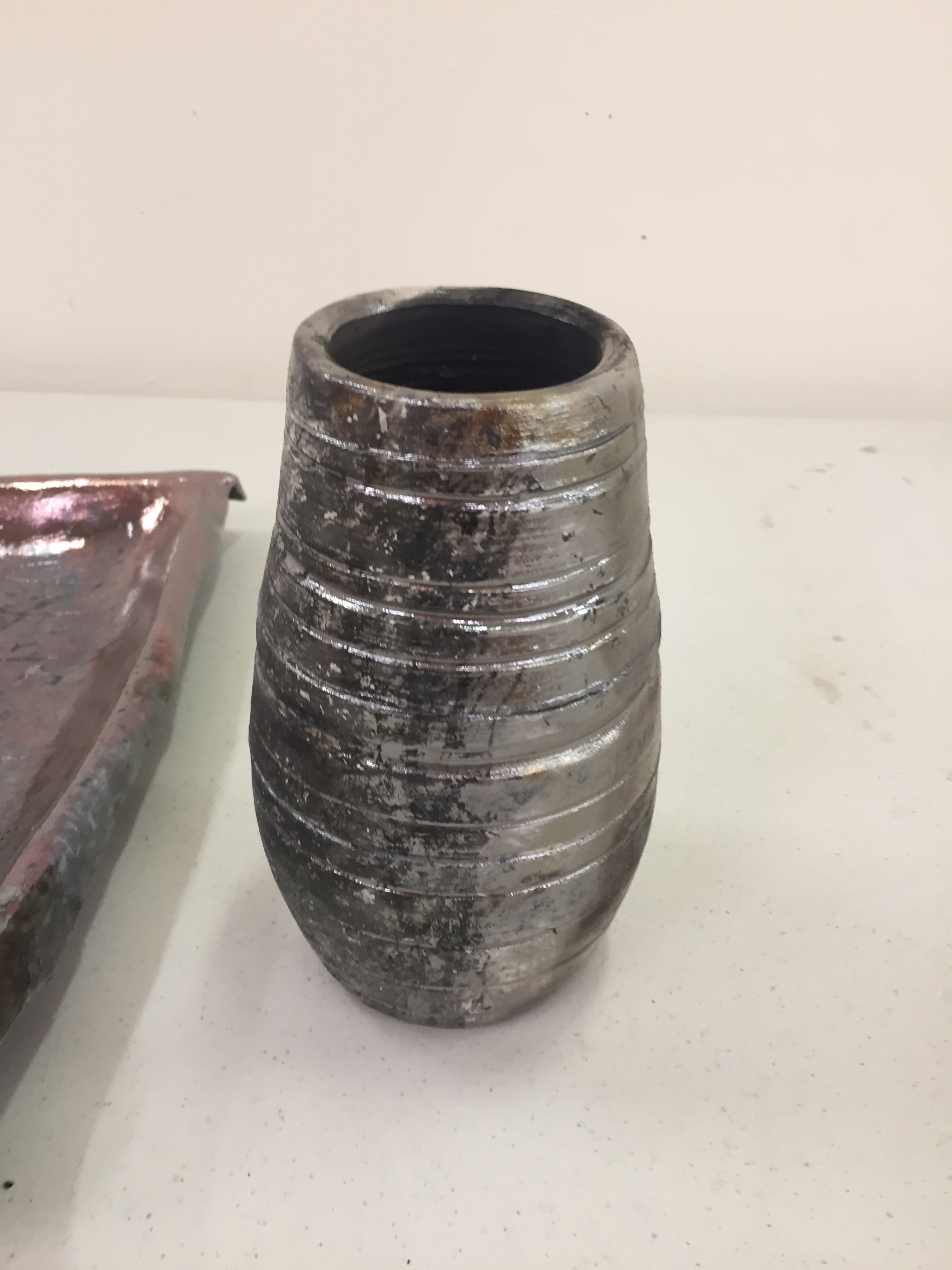 Vase with ridges