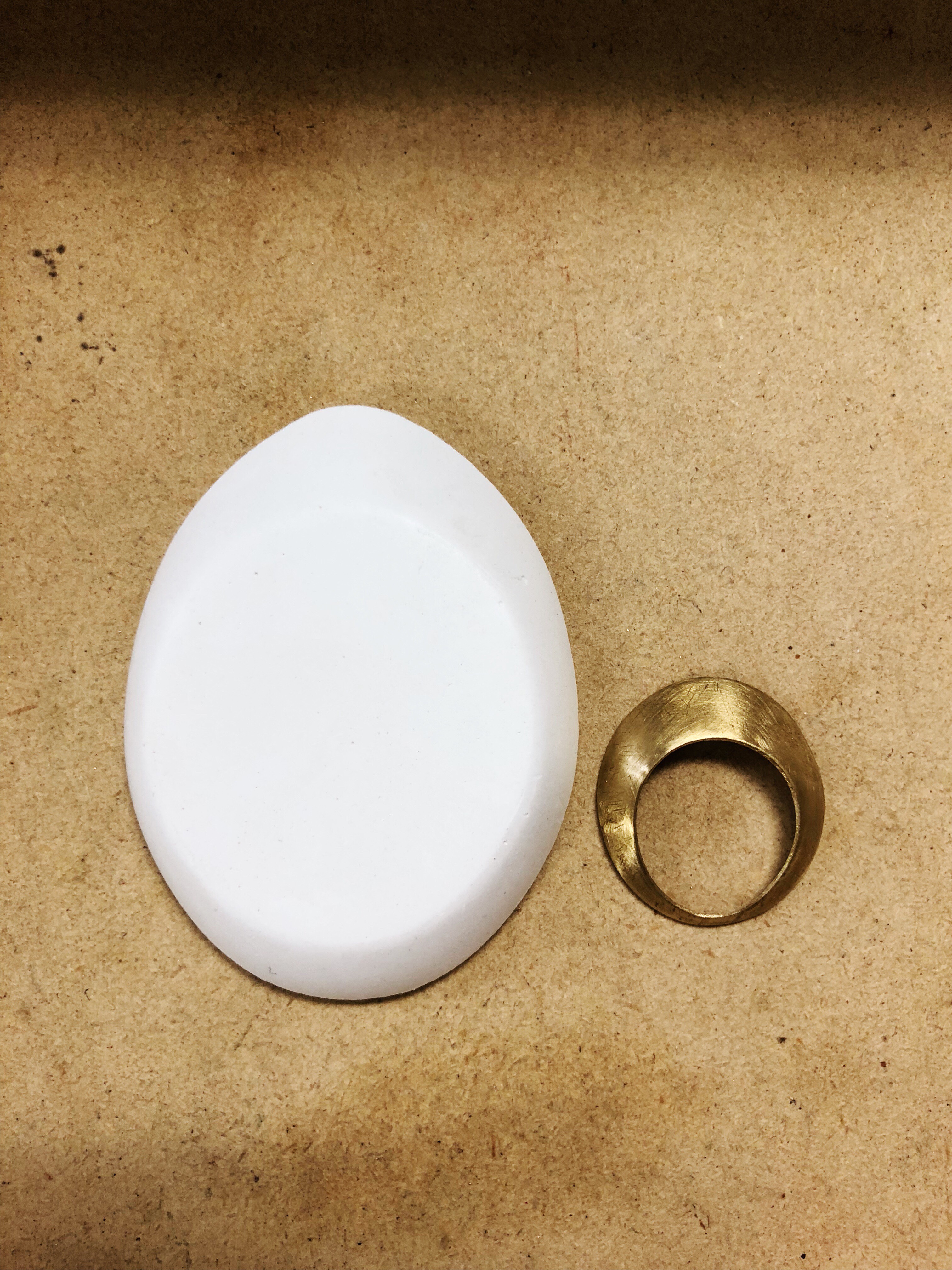 Sibio, Ring and Plaster