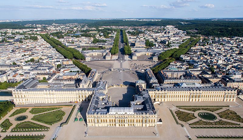 800px-Vue_aérienne_du_domaine_de_Versailles_par_ToucanWings_001