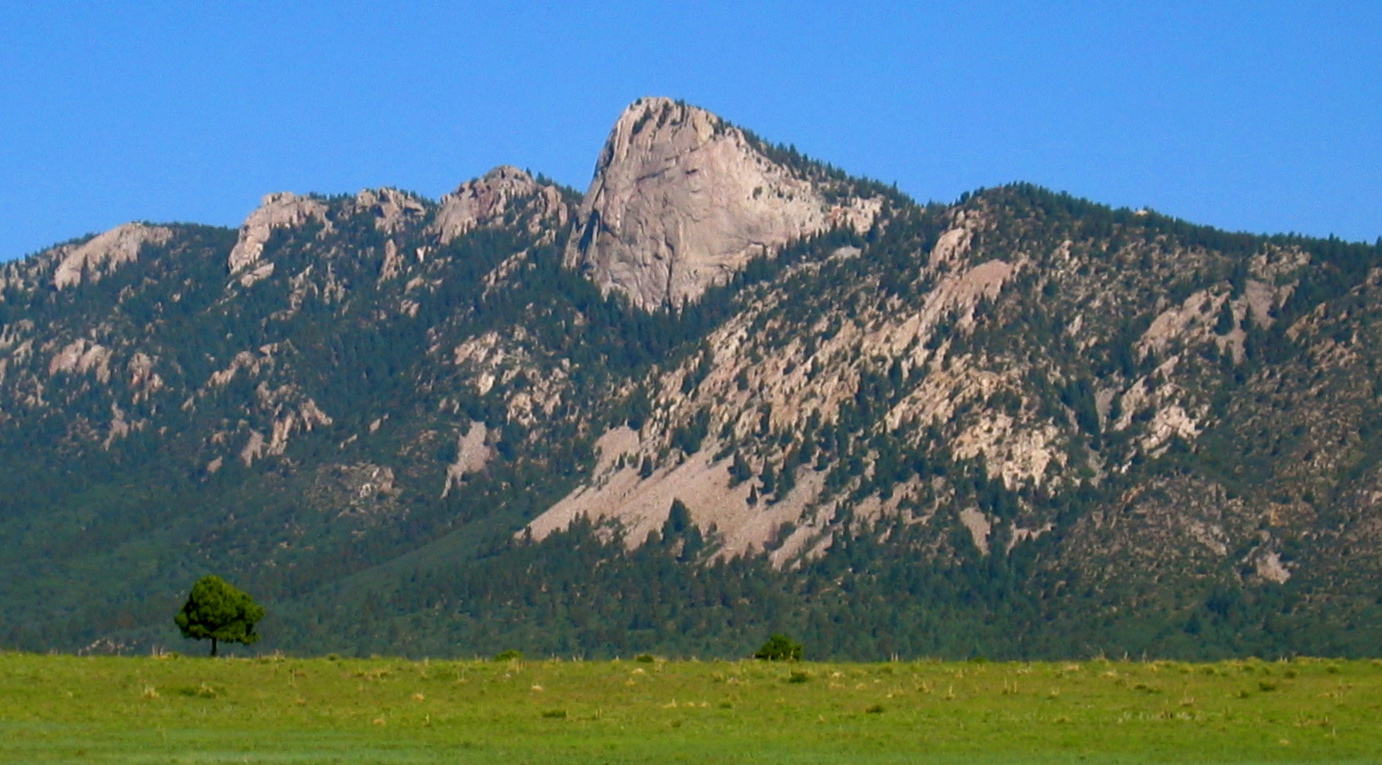 Philmont_Scout_Ranch_Tooth_of_Time_2004.jpg