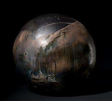 Toshiko Takaezu Black Moon