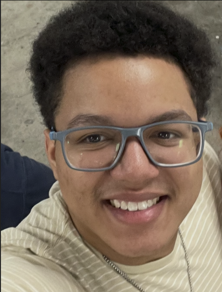Headshot of Christopher Chavez